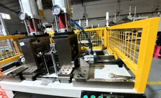 Long Service Life High Speed Radiator Core Builder For OEM Production 0.8Mpa Air Pressure Requirements