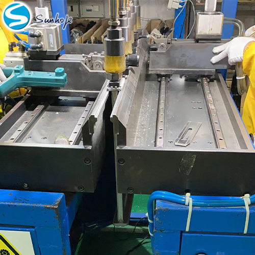 Radpal Radiator Crimp Machine Servo Pneumatic Radiator Clinching Machine PLC Controlled Four Side ...